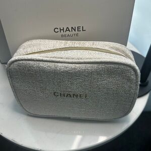 CHANEL Shimmering Gold Beauty Pouch